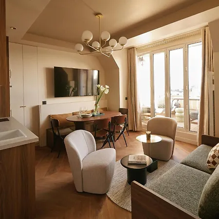 Lavie Maison Louvre, Terrace, Hot Tub And Ac